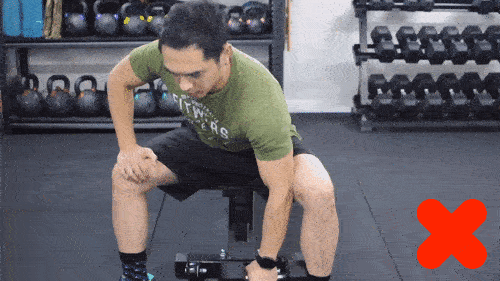 Using momentum with hammer concentration curls