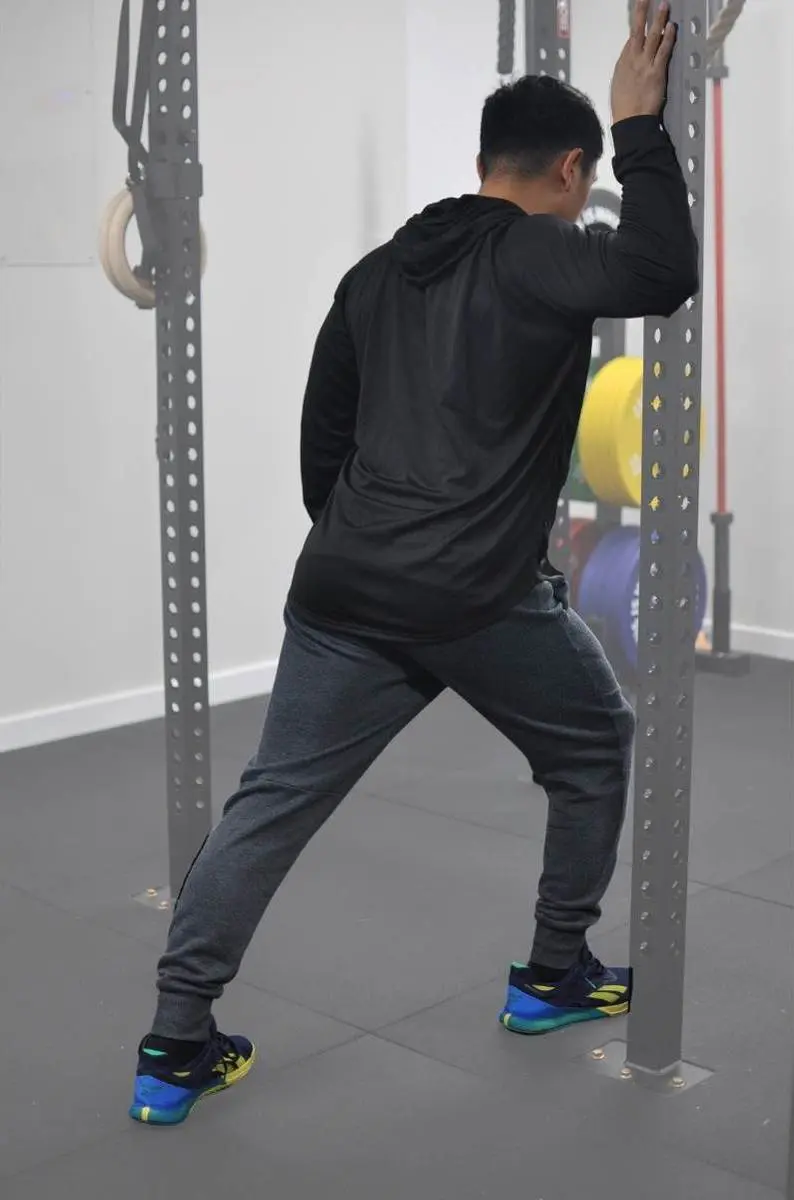 Full body stretching routine - doorway lunge stretch